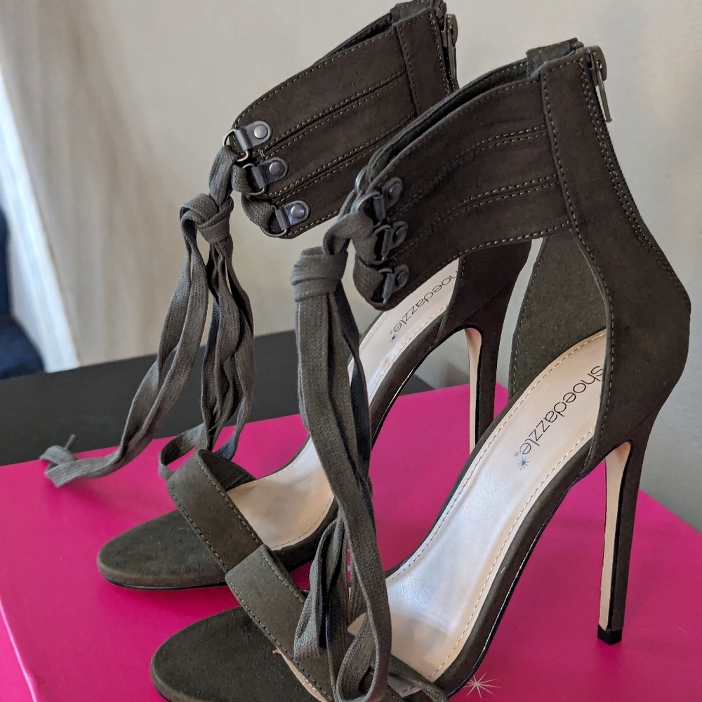 High heel sandals size 8